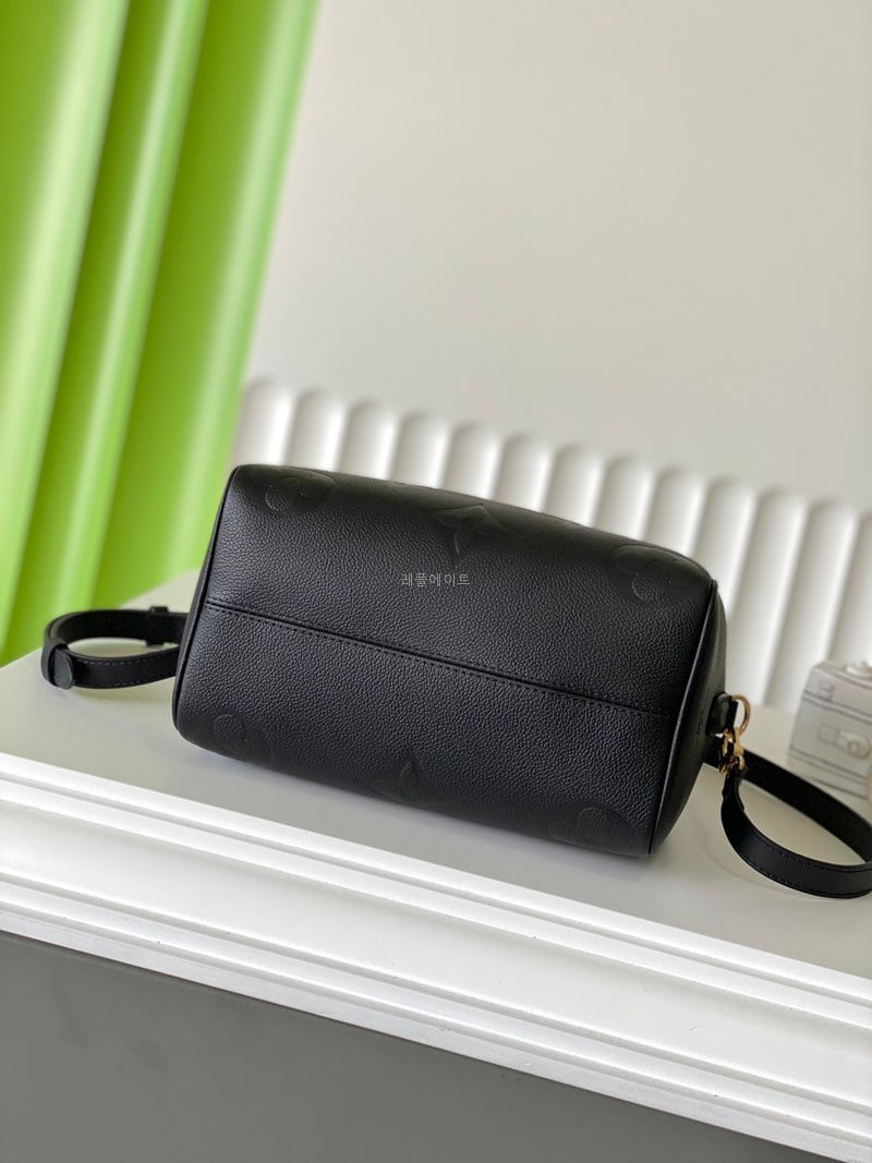 217157a07e46ef968bbde9eed532074d_1764295725_8639.jpg 217157a07e46ef968bbde9eed532074d_1764295725_8639.jpg