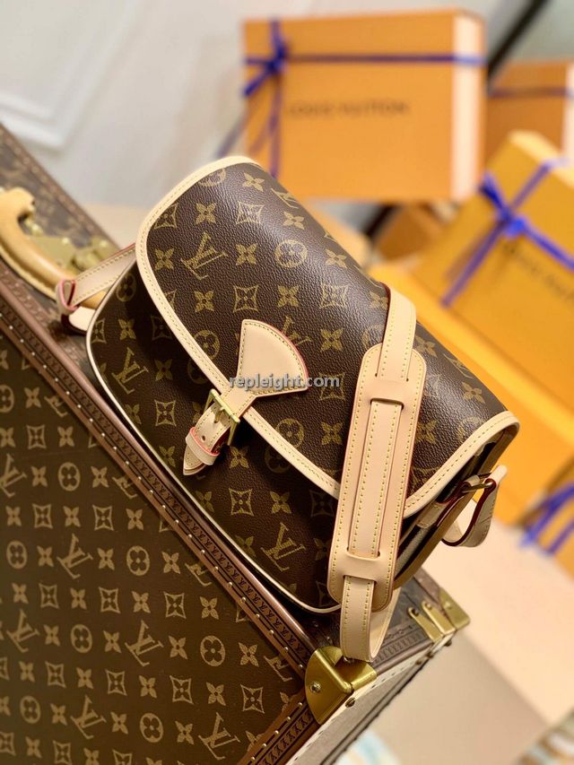 LOUIS VUITTON-M42250 루이비통 모노그램 소론느 크로스백