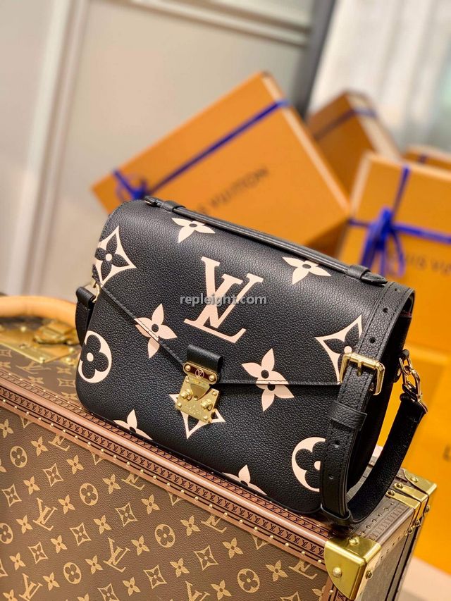 LOUIS VUITTON-M45773 루이비통 블랙 모노그램 앙프렝뜨 포쉐트 메티스