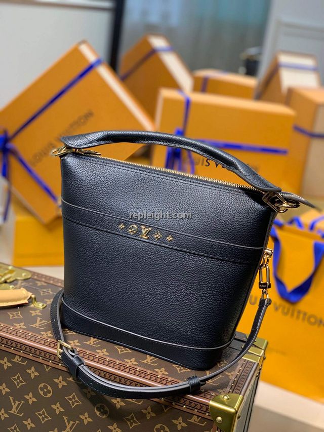 LOUIS VUITTON-M57934 루이비통 블랙 카프스킨 가죽 크루저 PM