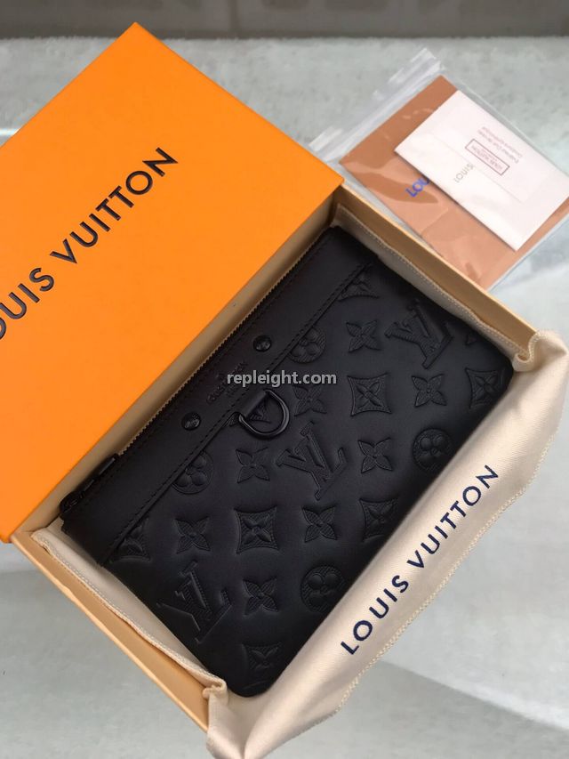 LOUIS VUITTON-M44335 모노그램 이클립스 캔버스 디스커버리 포쉐트 PM 파우치