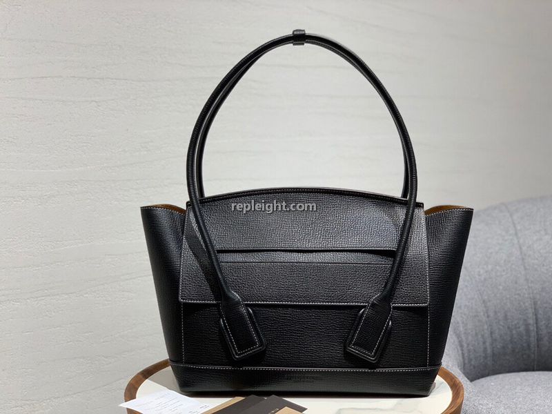 BOTTEGA VENETA-575941 보테가 베네타 네로 팔멜라토 가죽 아르코 48 백