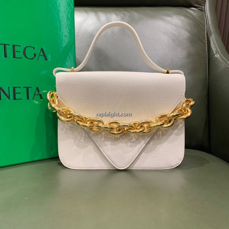 BOTTEGA VENETA-667399 보테가 베네타 화이트 마운트 스몰 엔벨롭 백