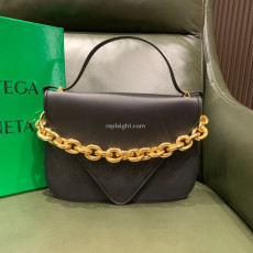 BOTTEGA VENETA-667398 보테가 베네타 블랙 마운트 미디엄 엔벨롭 백