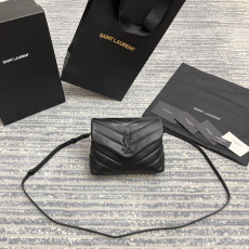 SAINT LAURENT-467072 생 로랑 블랙 메탈 Y 퀼팅 모노그램 루루 토이백