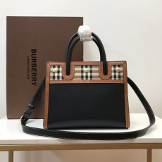 BURBERRY-80252661 버버리 블랙 미니 레더 빈티지 체크 투 핸들 타이틀 백