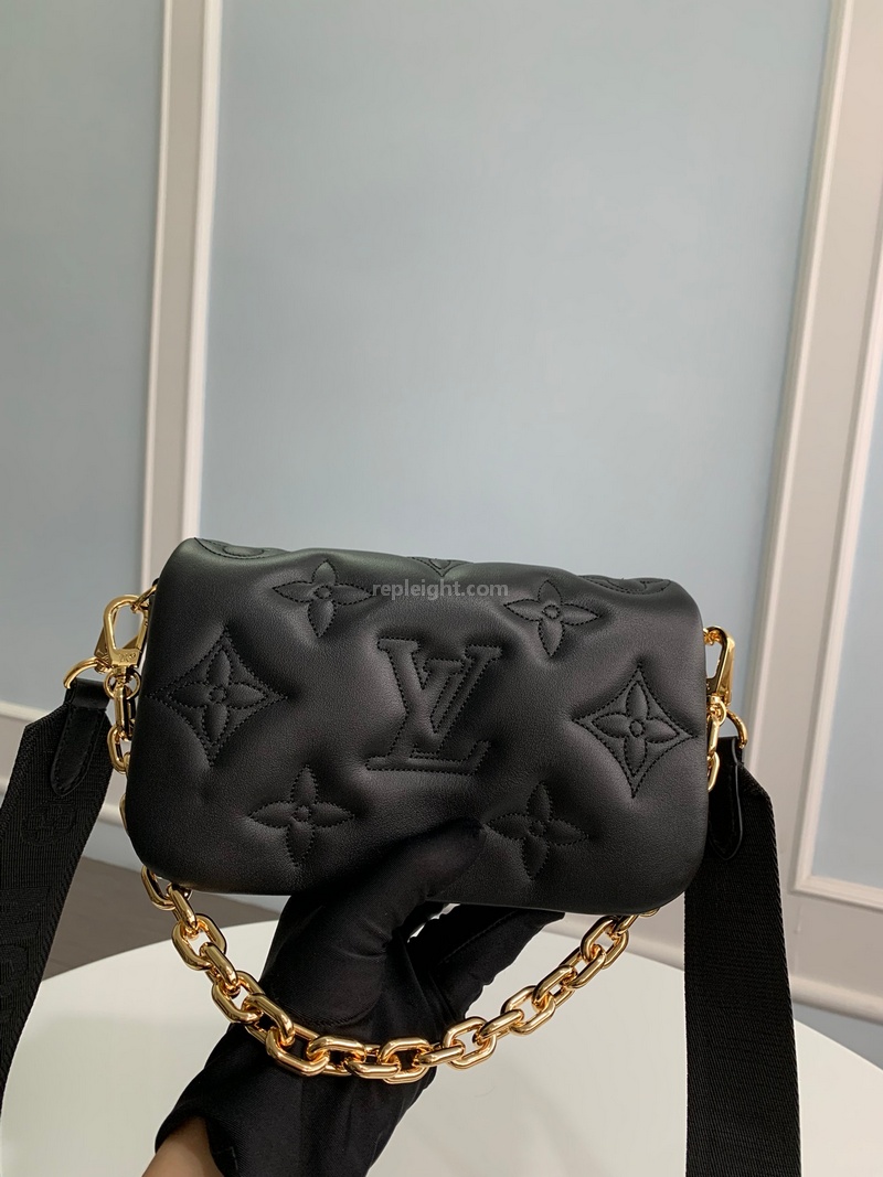 LOUIS VUITTON-M81398 루이비통 블랙 모노그램 퀄팅 월릿 온 스트랩