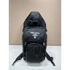 PRADA- 2VZ135 프라다 남성 후드 리나일론 패딩 백팩