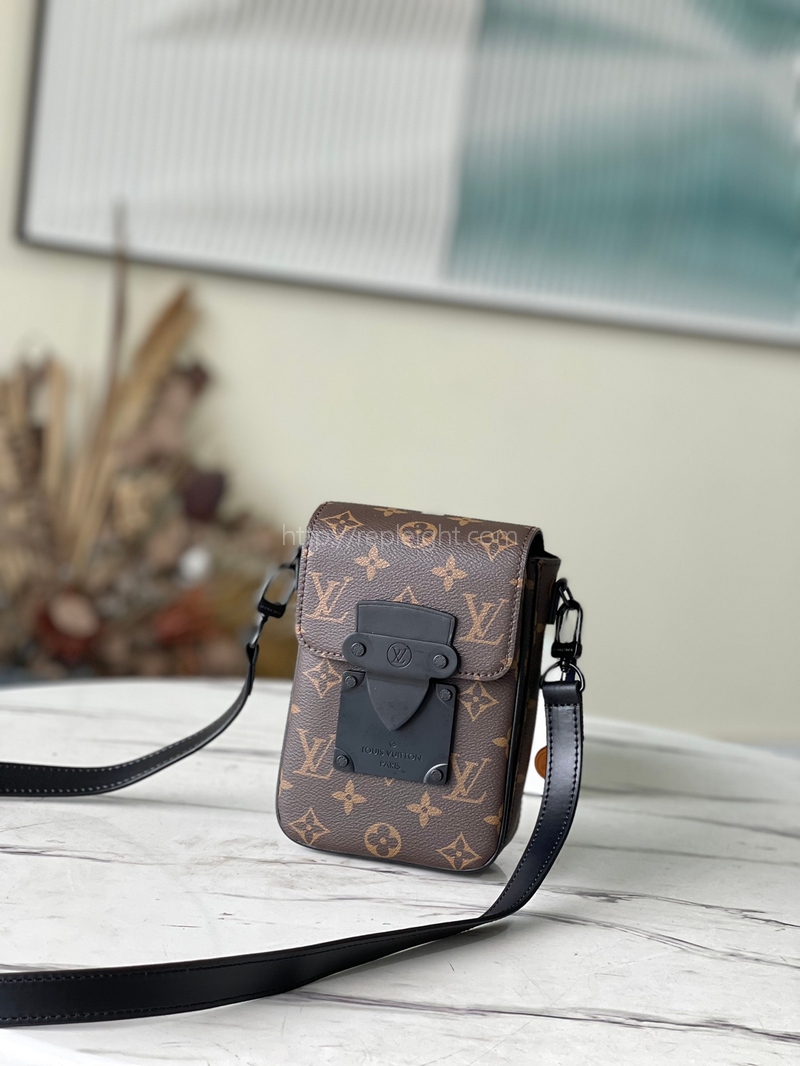 LOUIS VUITTON-M81522 루이비통 모노그램 마카사르 캔버스 S락 버티컬 웨어러블 월릿