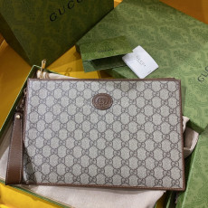 GUCCI-672953 8563 인터로킹 G 파우치