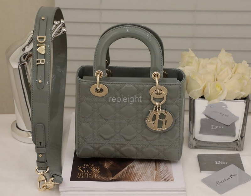 DIOR-LADY DIOR 스몰 백 M0531OWCB_M41G