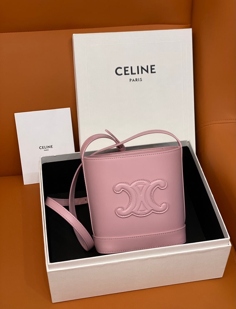 CELINE-10L433ESM.24LP MINI BUCKET CUIR TRIOMPHE IN SMOOTH CALFSKIN LIGHT PINK