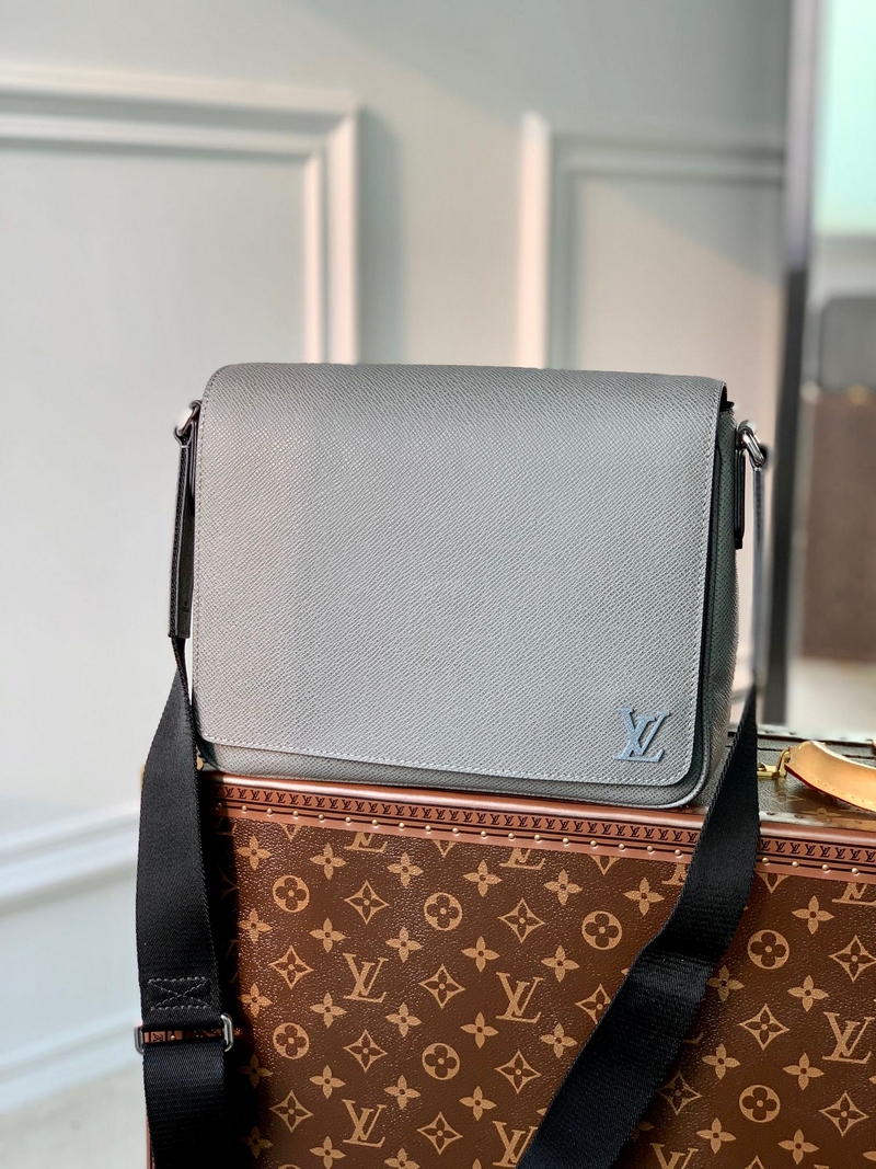 LOUIS VUITTON-M30851 디스트릭트 PM