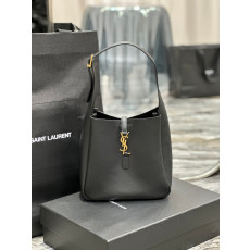 YSL-713938AAAUQ1000 LE 5 À 7 스몰 호보백