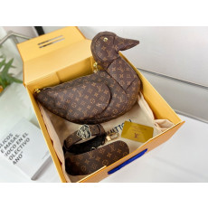 LOUIS VUITTON-M45990 Duck Bag