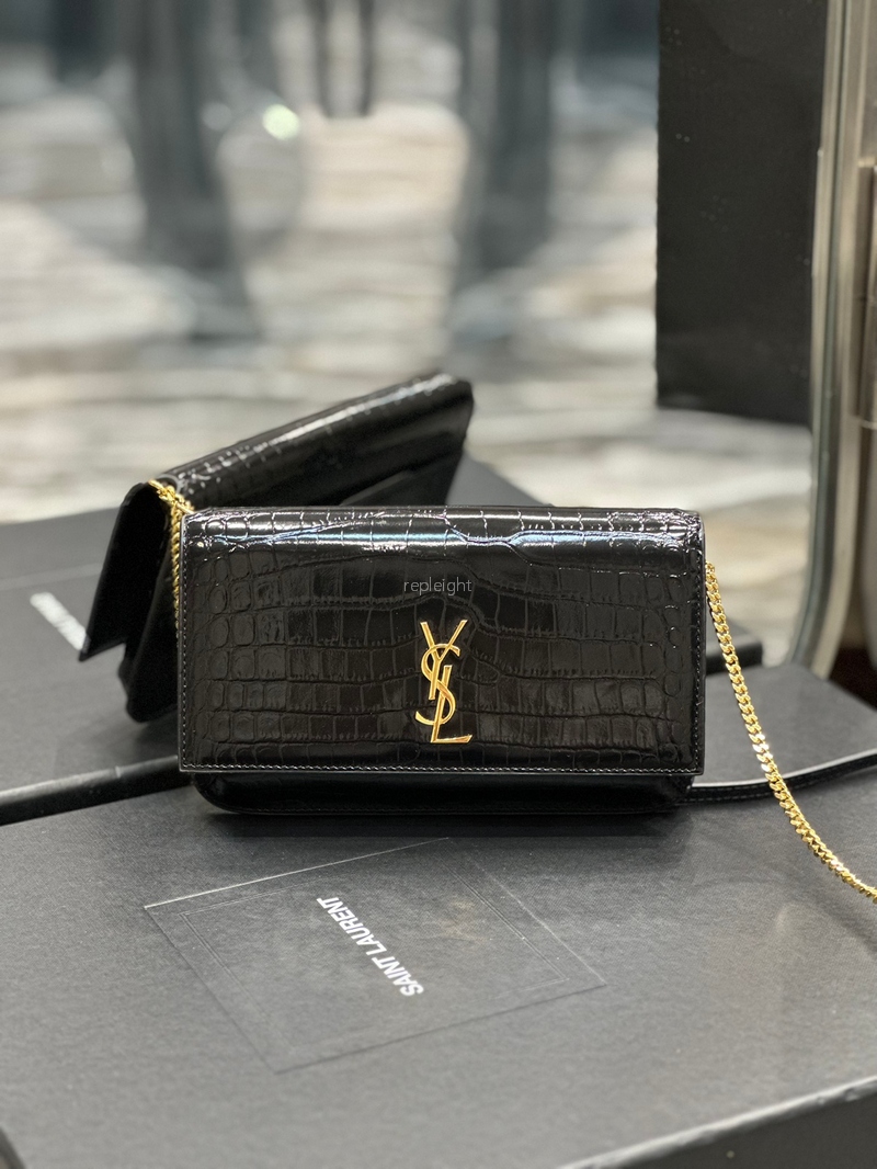 YSL-635095DND1J1000 스트랩 모노그램 폰 홀더