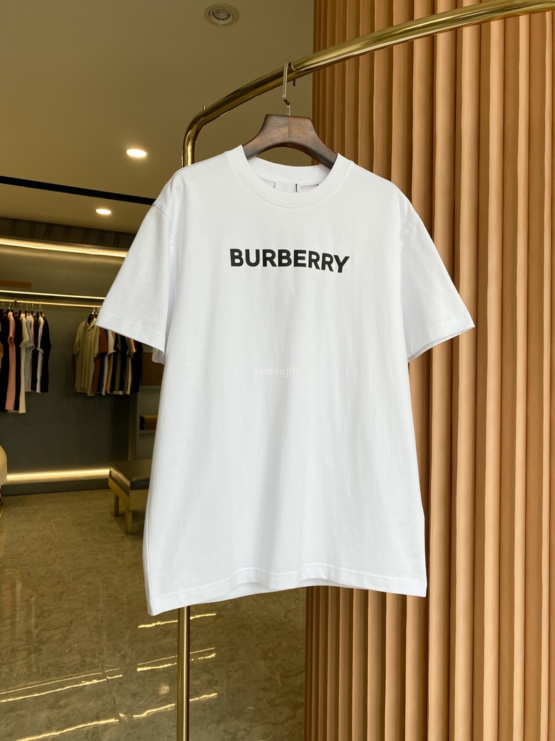 BURBERRY - 버버리 80567241 로고 프린트 코튼 티셔츠