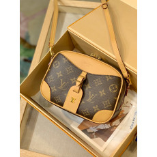 LOUIS VUITTON-m45528 LOUIS VUITTON-M45528 루이비통 모노그램 미니 러기지 백