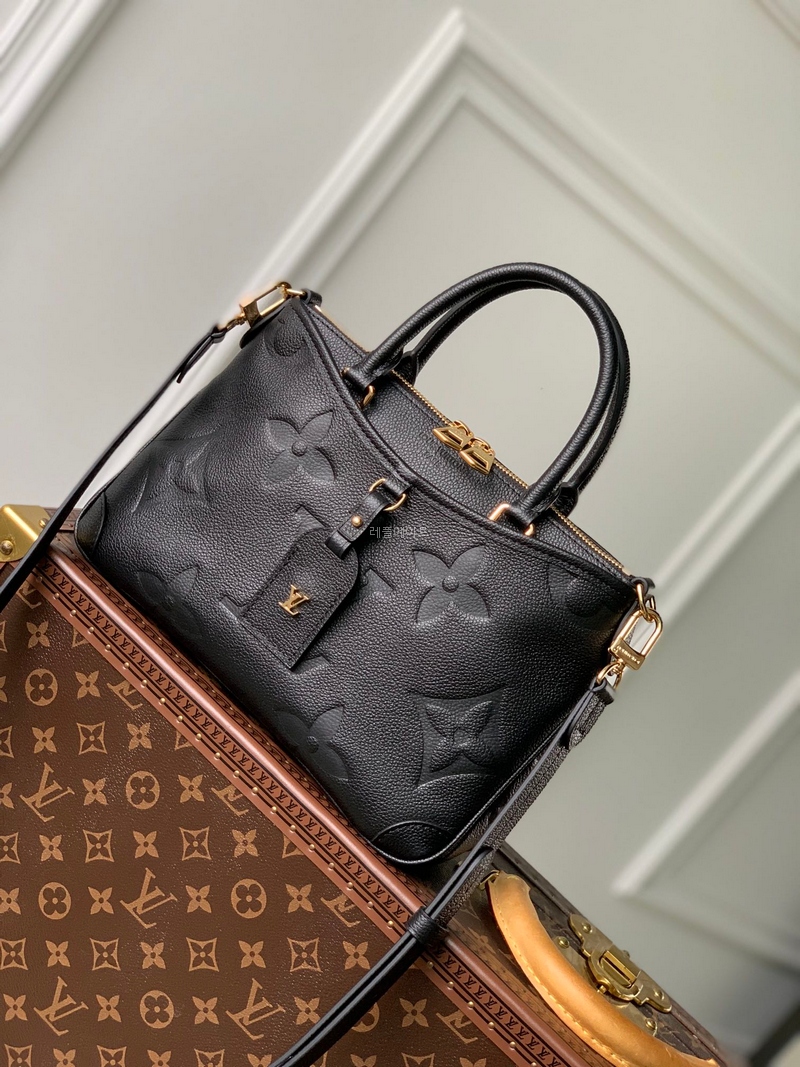 LOUIS VUITTON - 루이비통 M46488 트라이아논 PM