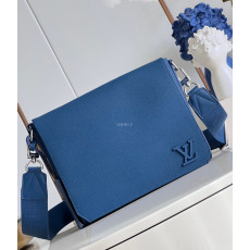 LOUIS VUITTON - 루이비통 M23709 트라이아논 MM