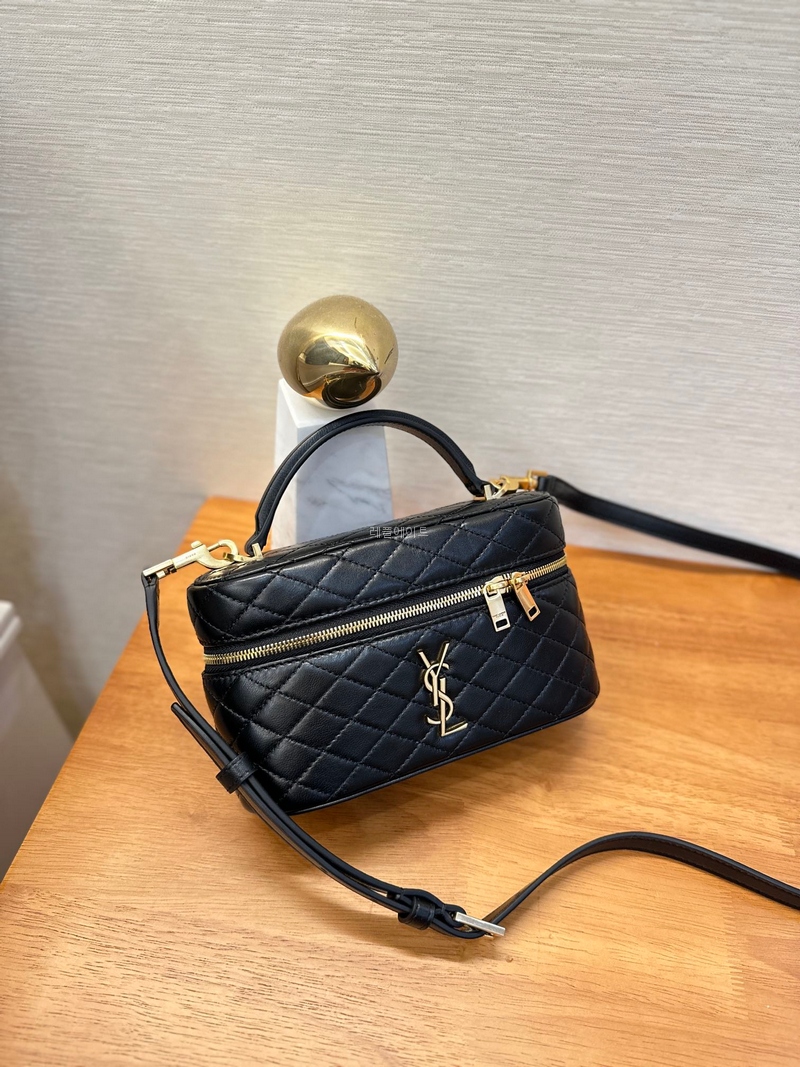 YSL- SAINT LAURENT 7667311EL071000 램스킨 GABY 미니 배니티 백