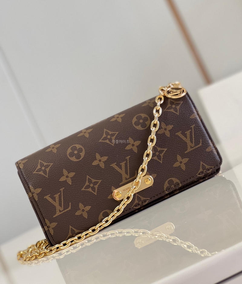 LOUIS VUITTON- 루이비통 M82509 월릿 온 체인 릴리