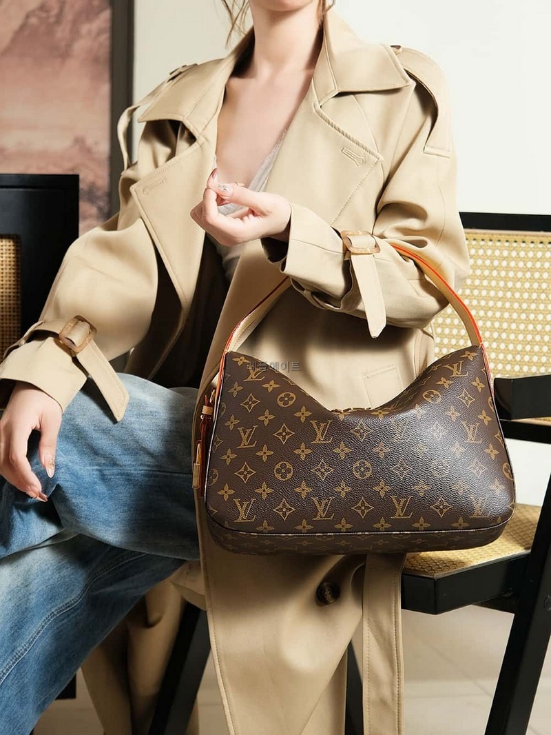 LOUIS VUITTON-루이비통 M11952 슬라우치 PM