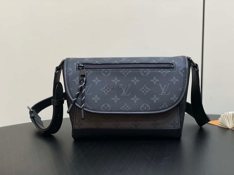 LOUIS VUITTON-루이비통 M12681 펄스 메신저