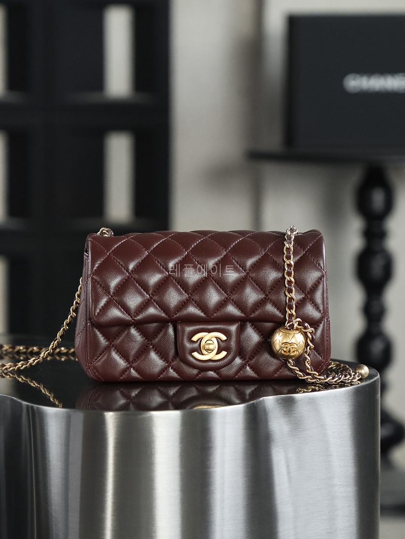 샤넬 AS1787 CHANEL 클래식 뉴 미니 골드 볼 램스킨 숄더백