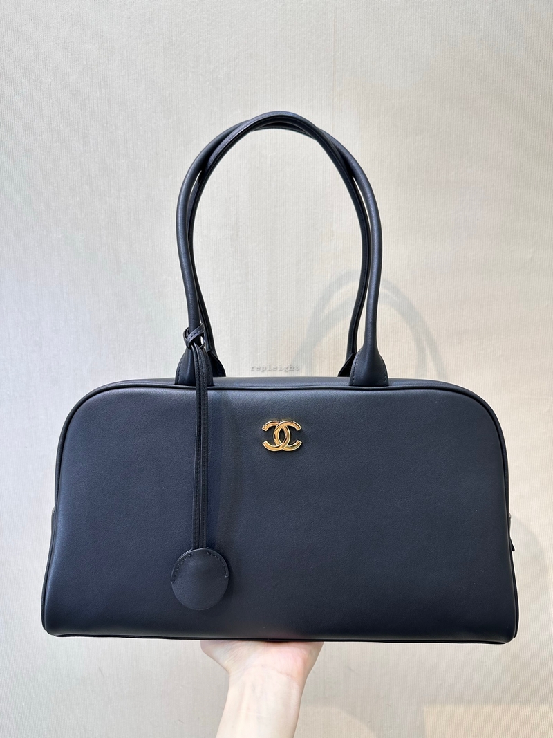 CHANEL-샤넬 AS6211-B23874-94305 2026 봄 여름   라지 볼링 백