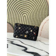 CHANEL-샤넬 AS2431-B14475-94305 2026 봄 여름 프리-컬렉션 핸들 장식의 미니 클래식 백